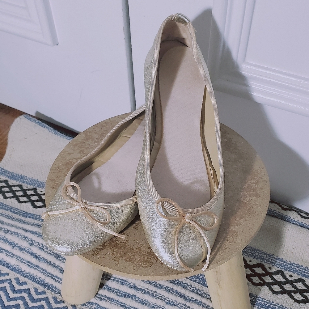 Vintage Zara Bow Tie Front Ballet Flats in Metallic Cream- Size 38 Euro